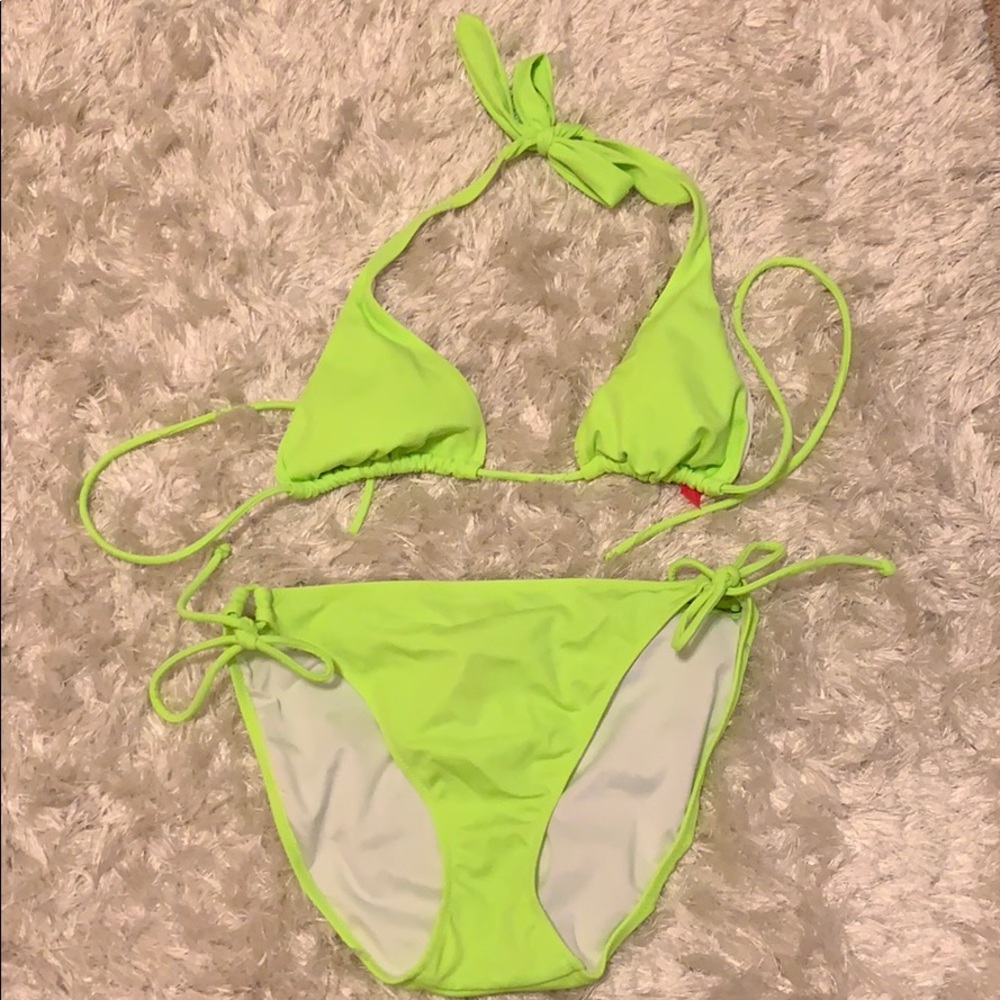 Victoria’s Secret bikini